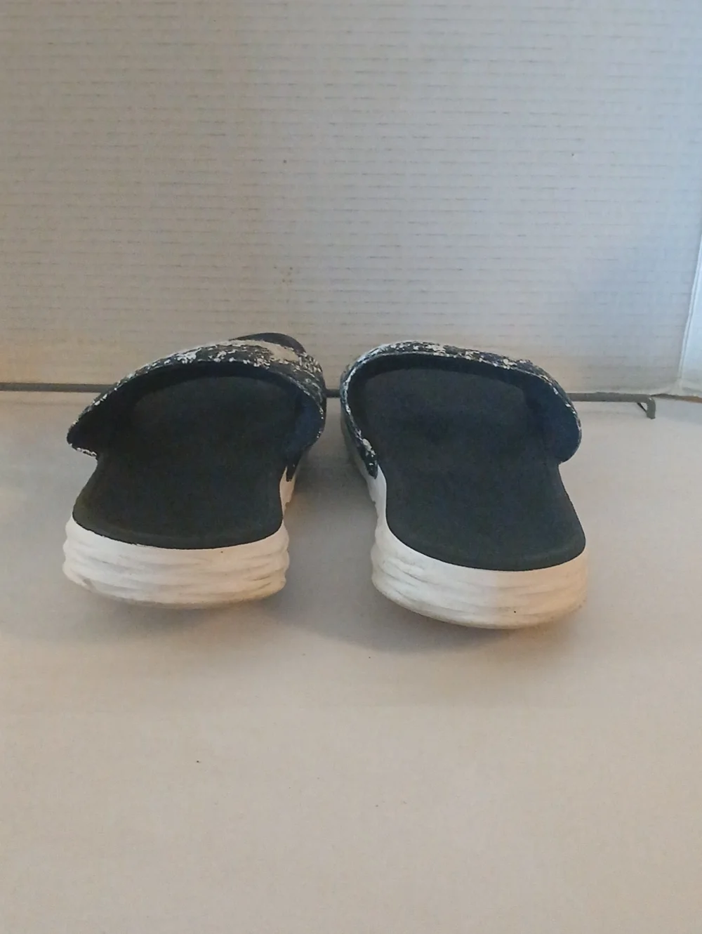 Nike Solarsoft Men's Black Marble Print Slide Sandals with White Swoosh